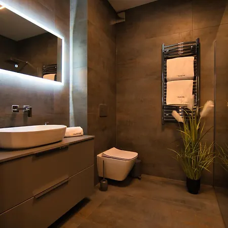 5 By Housine Apartamento Zator