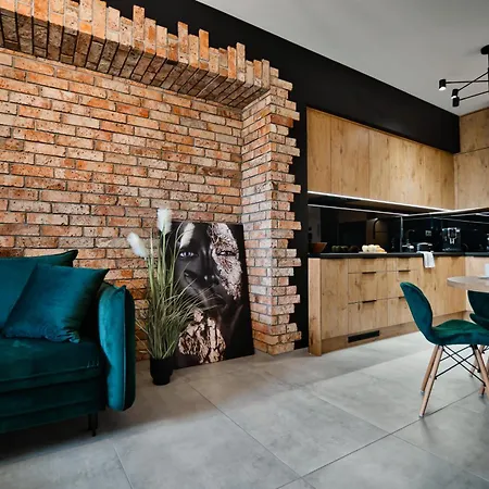 5 By Housine * Zator