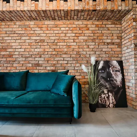 5 By Housine * Zator